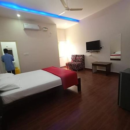 Ss Lodge Devanahalli Εξωτερικό φωτογραφία