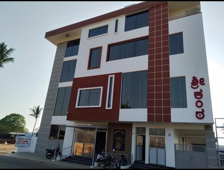 Ss Lodge Devanahalli Εξωτερικό φωτογραφία