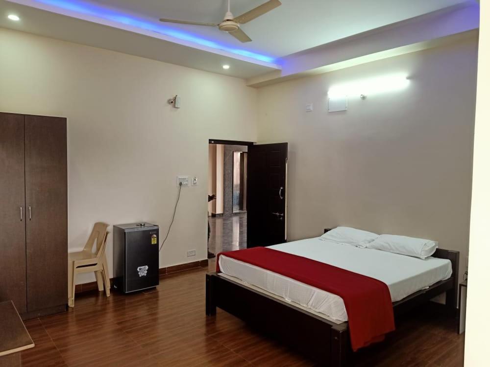 Ss Lodge Devanahalli Εξωτερικό φωτογραφία