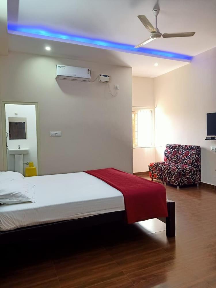 Ss Lodge Devanahalli Εξωτερικό φωτογραφία